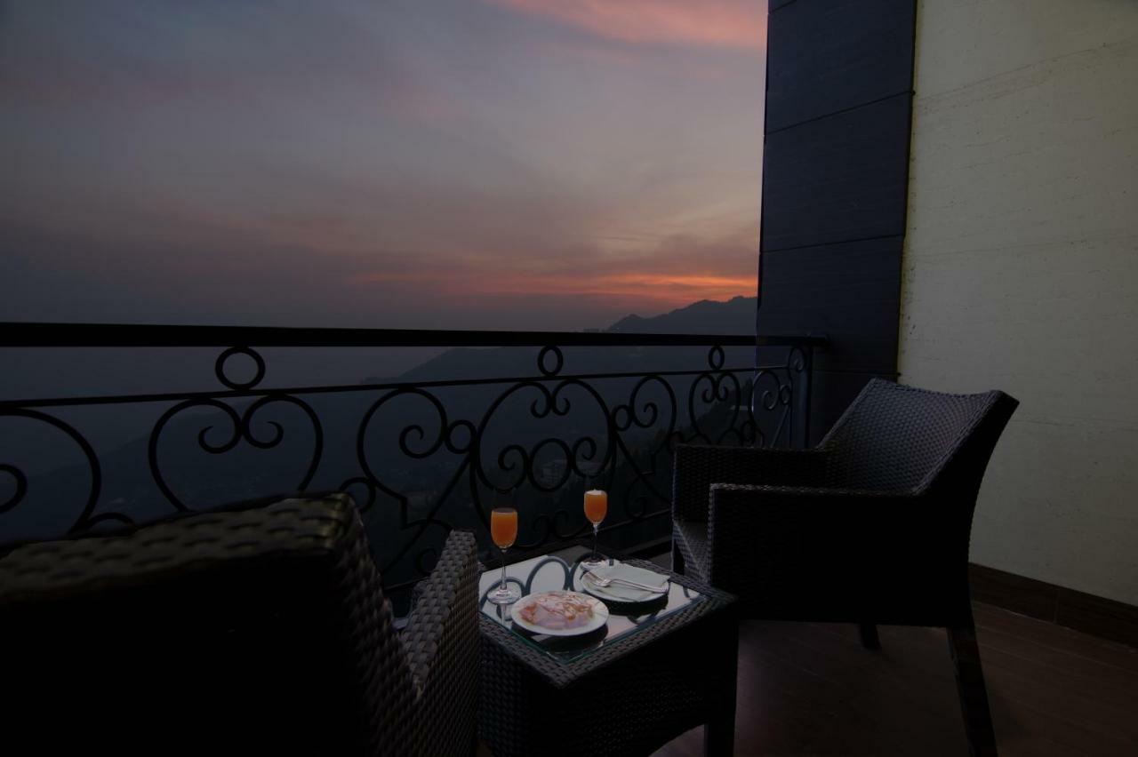 Grand Imperial Resort Mussoorie Esterno foto